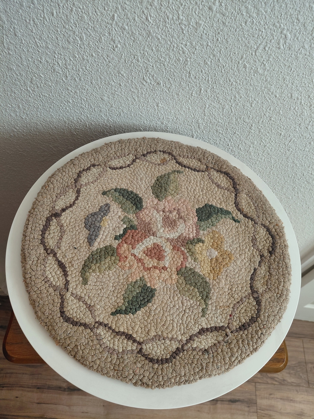 SOLD SOLD  Floral Hand Hooked Rug Chair Round Pad 